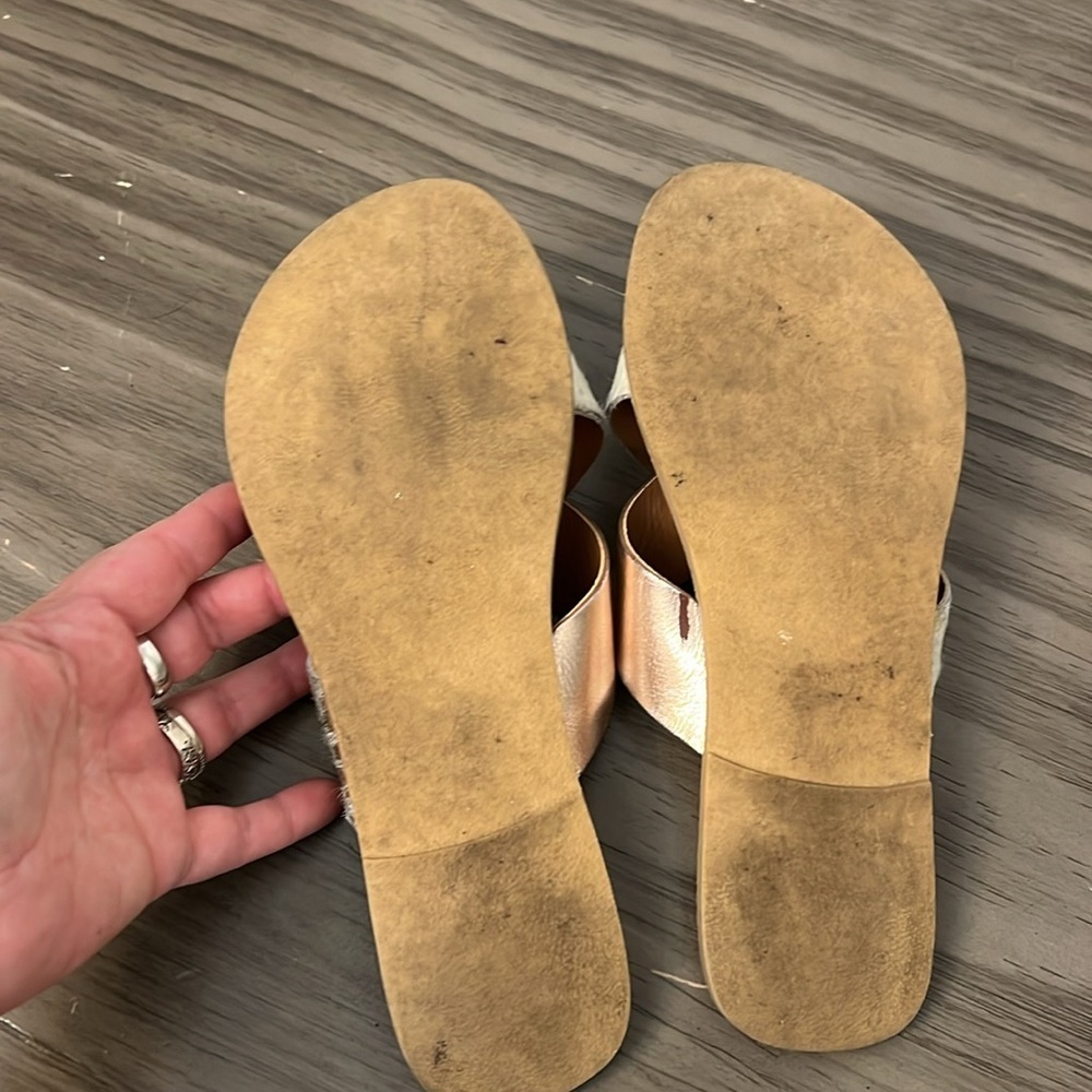 BEACH BY MATISSE LEATHER CRISS CROSS SANDALS 7 - Picture 10 of 12
